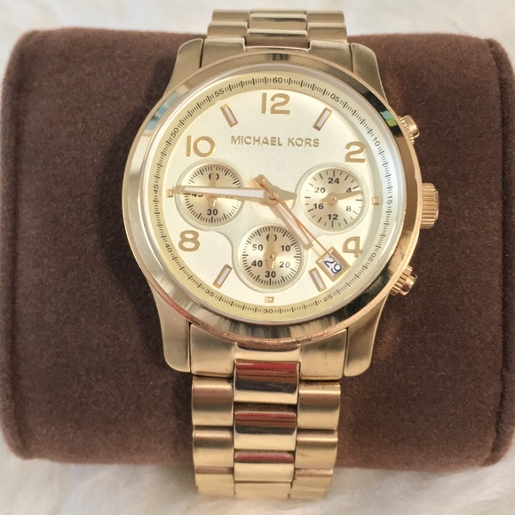 Michael Kors Chronograph Watch - Picture 3 of 9